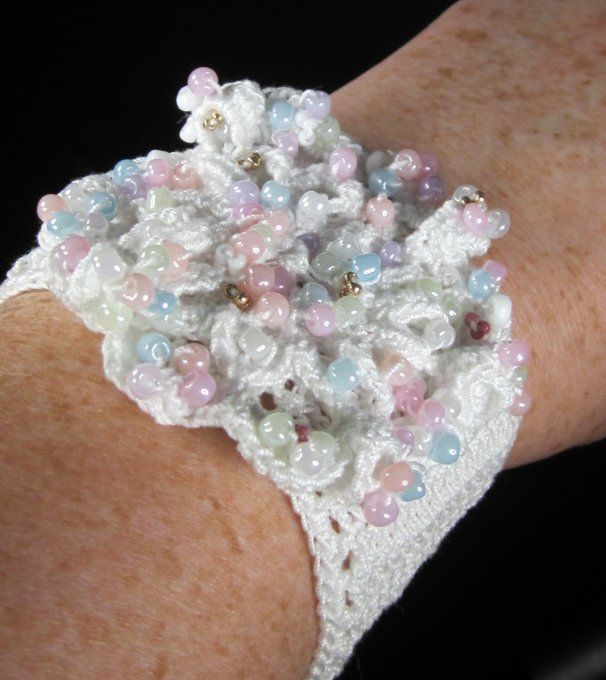 Bracelet fleur blanc