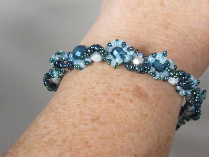 Bracelet perles facettées bleu, gris et argent