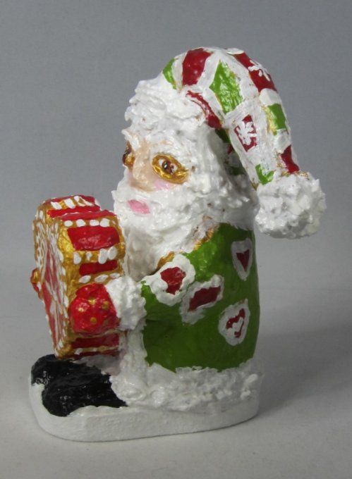 sculpture lutin de Noël rouge et vert